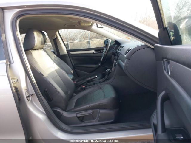 1VWAT7A30EC026548 Volkswagen Passat 1.8t Wolfsburg Edition