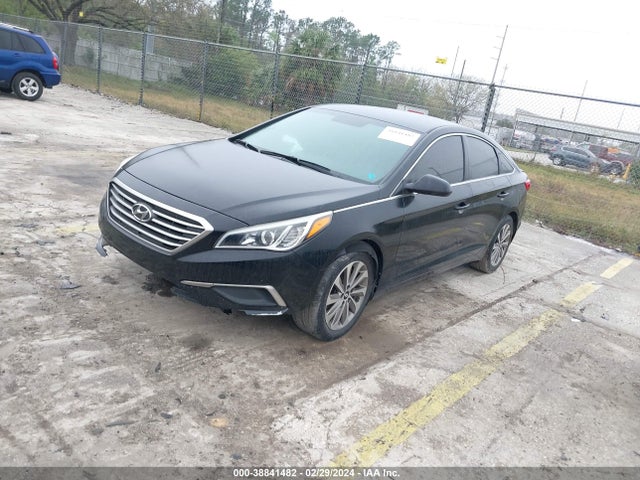 Hyundai SONATA SE 2017 5NPE24AF9HH581006 Image 2