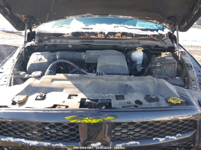 RAM 1500 Express Quad Cab 4x4 6'4 Box 2018 1C6RR7FG2JS225169 Image 10