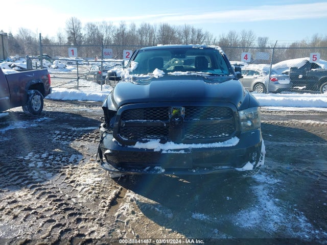 RAM 1500 Express Quad Cab 4x4 6'4 Box 2018 1C6RR7FG2JS225169 Image 12