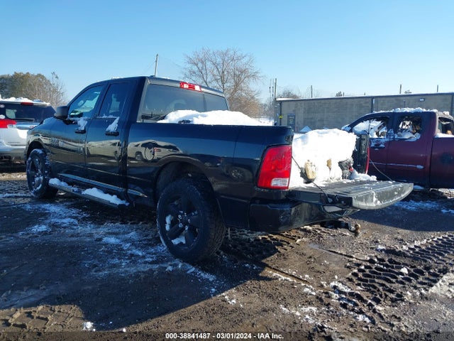 RAM 1500 Express Quad Cab 4x4 6'4 Box 2018 1C6RR7FG2JS225169 Image 3