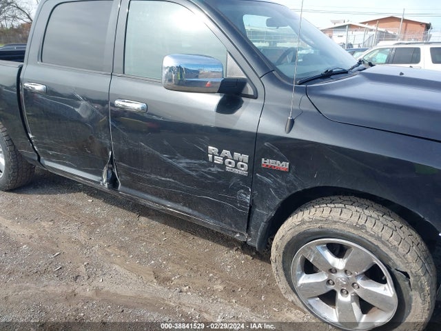 RAM 1500 Classic Express  4x2 5'7 Box 2019 1C6RR6KT5KS528817 Image 17