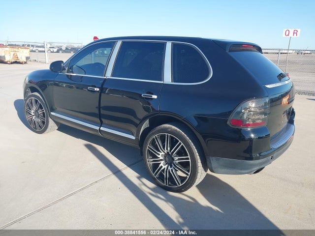 2005 PORSCHE CAYENNE WP1AA29PX5LA25215 Photo 2