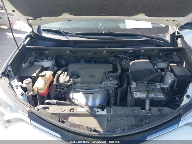 Toyota RAV4 LE 2018 JTMZFREV9JJ211367 Image 10