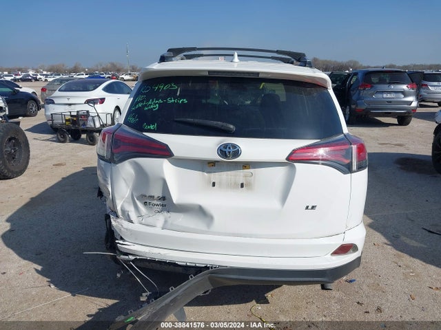 Toyota RAV4 LE 2018 JTMZFREV9JJ211367 Image 16