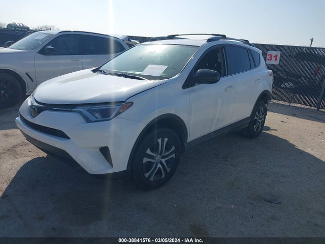 Toyota RAV4 LE 2018 JTMZFREV9JJ211367 Image 2