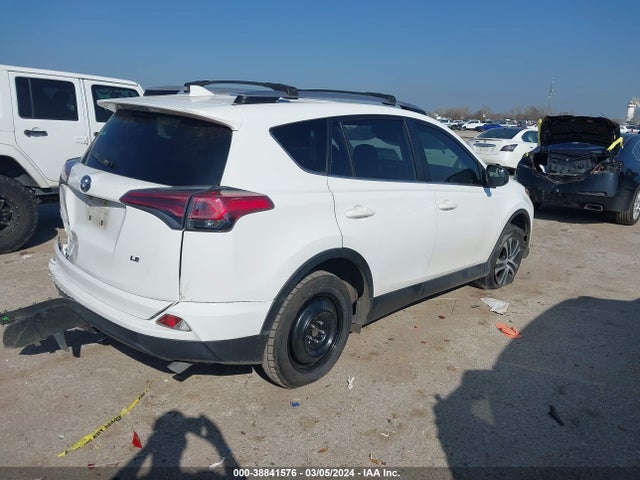 Toyota RAV4 LE 2018 JTMZFREV9JJ211367 Image 4