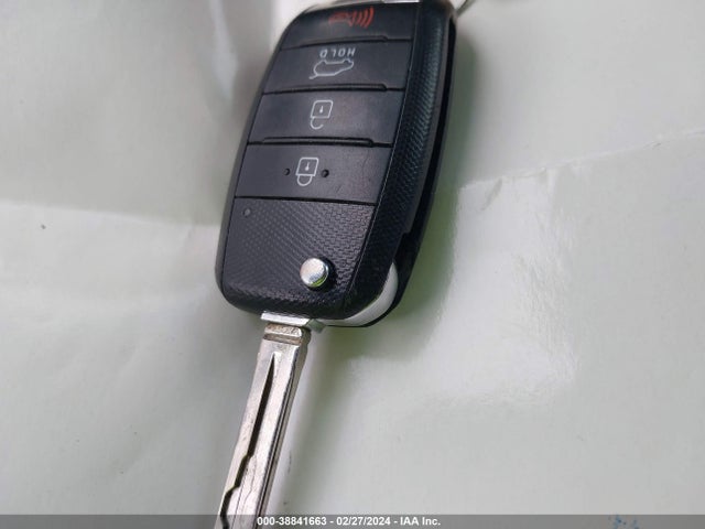 KIA SOUL + 2017 KNDJP3A54H7884619 Image 11