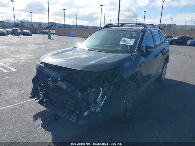 Toyota RAV4 LE 2021 2T3K1RFV0MC170956 Image 2
