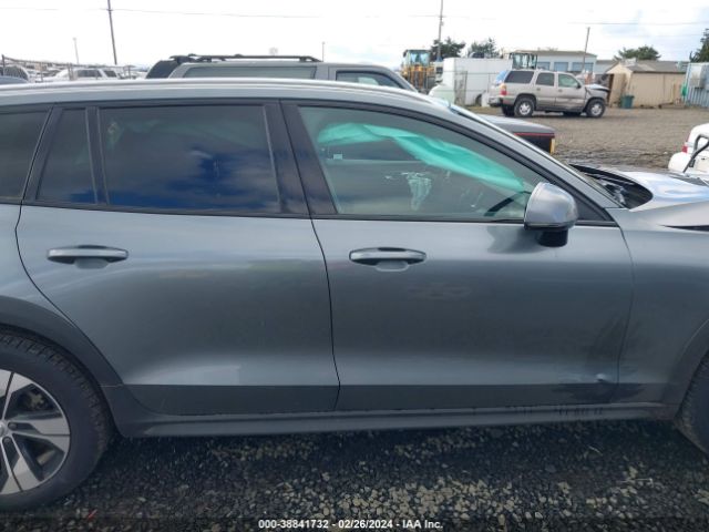 YV4102WK1L1031102 Volvo V60 Cross Country T5