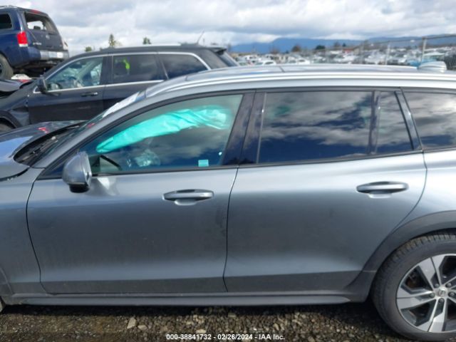 YV4102WK1L1031102 Volvo V60 Cross Country T5