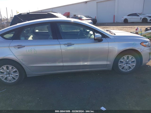 Ford FUSION S 2019 3FA6P0G73KR195027 Image 13