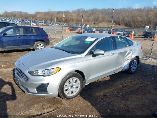 Ford FUSION S 2019 3FA6P0G73KR195027 Image 2