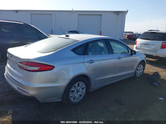 Ford FUSION S 2019 3FA6P0G73KR195027 Image 4