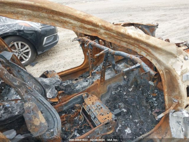 2012 BMW 528I WBAXG5C52CDY29550 Photo 4