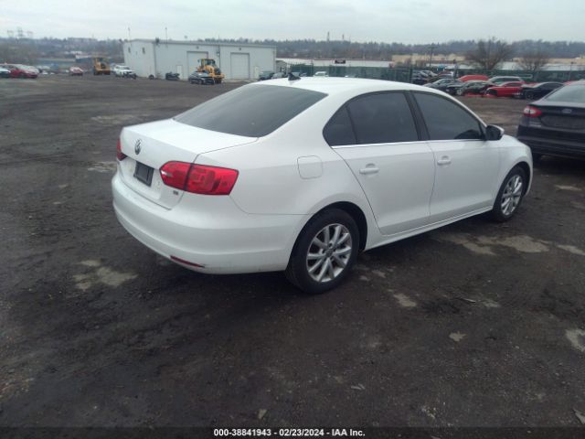 3VWD17AJ2EM378983 Volkswagen Jetta 1.8t Se