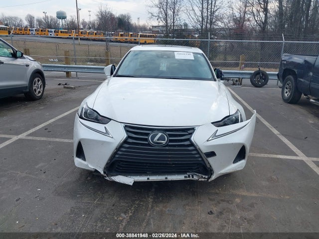 Lexus IS 200T 2017 JTHBA1D21H5060924 Image 13