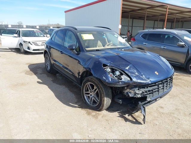 2017 PORSCHE MACAN WP1AA2A52HLB82557 Photo 0