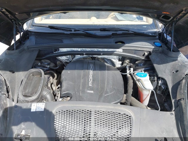 2017 PORSCHE MACAN WP1AA2A52HLB82557 Photo 9
