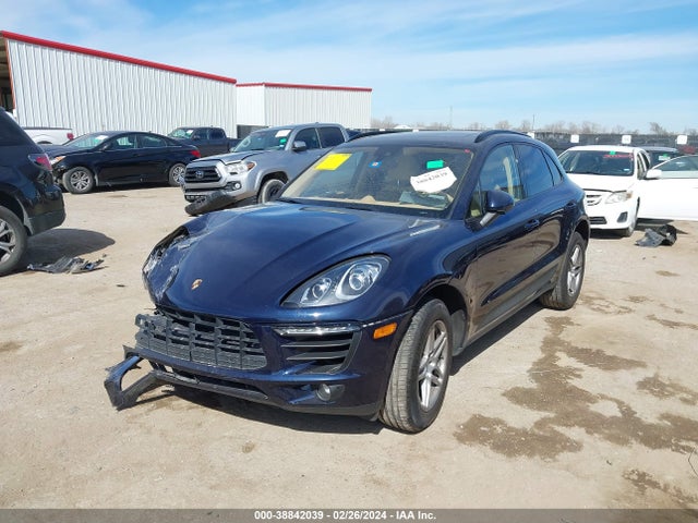 2017 PORSCHE MACAN WP1AA2A52HLB82557 Photo 1