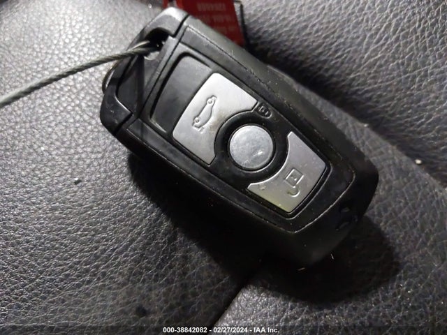 BMW 320i Xdrive 2014 WBA3C3G53ENS68376 Image 11
