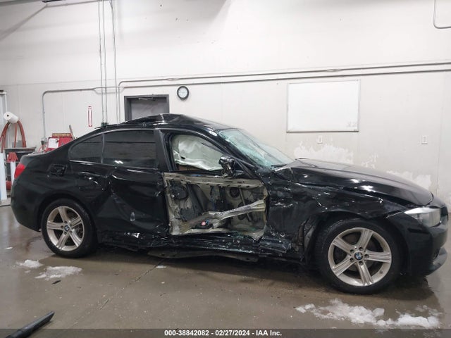 BMW 320i Xdrive 2014 WBA3C3G53ENS68376 Image 14
