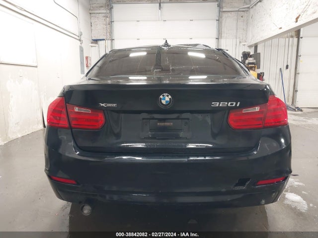 BMW 320i Xdrive 2014 WBA3C3G53ENS68376 Image 17