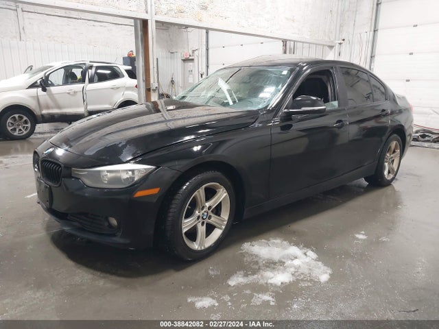BMW 320i Xdrive 2014 WBA3C3G53ENS68376 Image 2