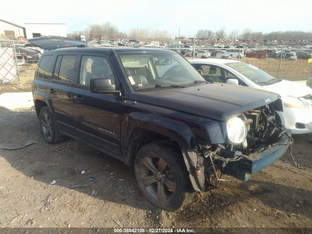 2015 1C4NJRFB3FD217169 main image