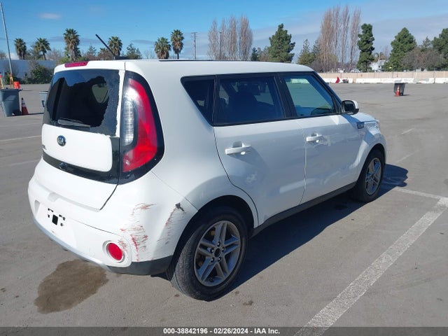 38842196 :رقم المزاد ، KNDJP3A59H7412206 vin ، 2017 Kia Soul + مزاد بيع