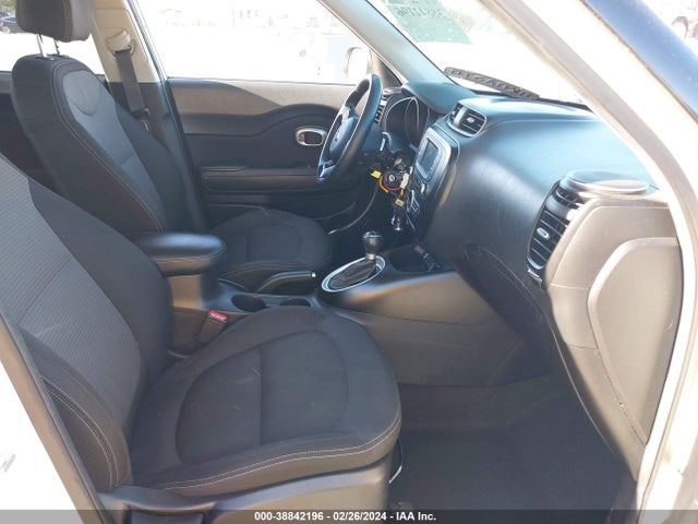 38842196 :رقم المزاد ، KNDJP3A59H7412206 vin ، 2017 Kia Soul + مزاد بيع