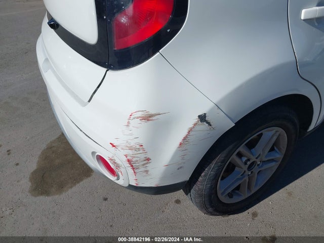 38842196 :رقم المزاد ، KNDJP3A59H7412206 vin ، 2017 Kia Soul + مزاد بيع