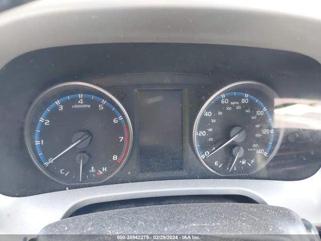 Toyota Rav4 Xle 2018 2T3RFREV2JW799789 Image 16