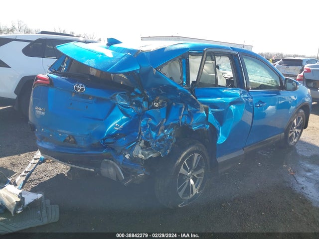Toyota Rav4 Xle 2018 2T3RFREV2JW799789 Image 4
