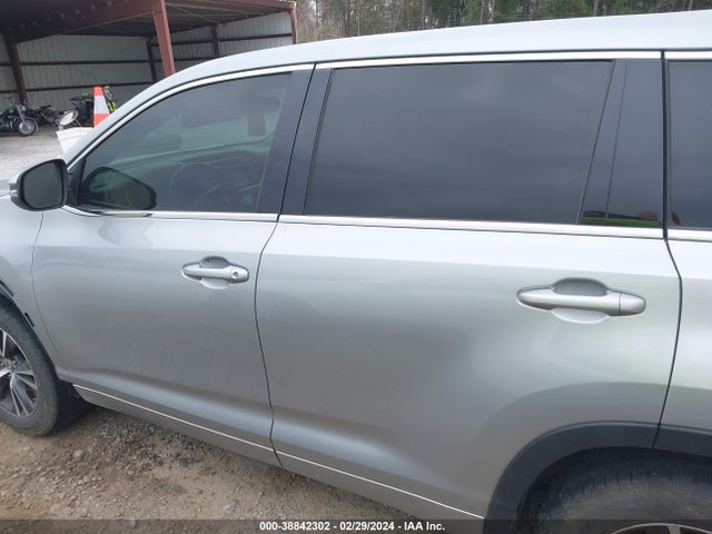 Toyota Highlander Le 2017 5TDZARFH7HS030224 Image 15
