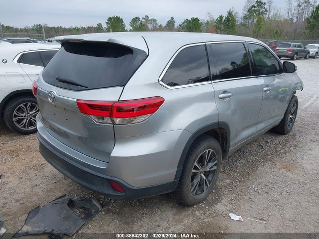 Toyota Highlander Le 2017 5TDZARFH7HS030224 Image 4