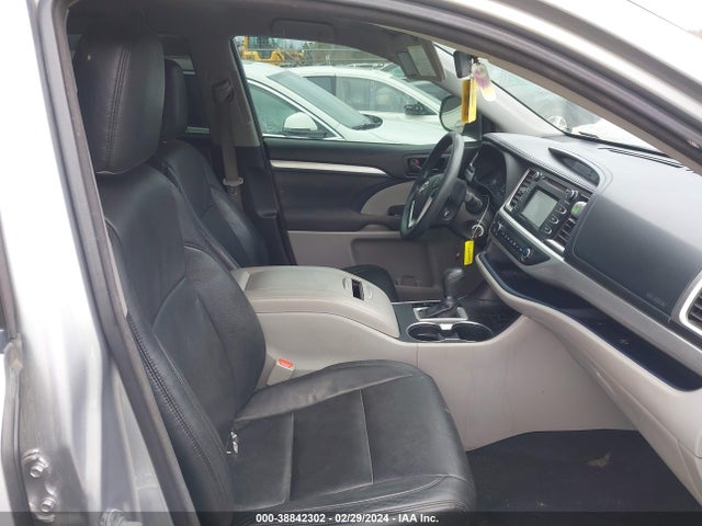 Toyota Highlander Le 2017 5TDZARFH7HS030224 Image 5