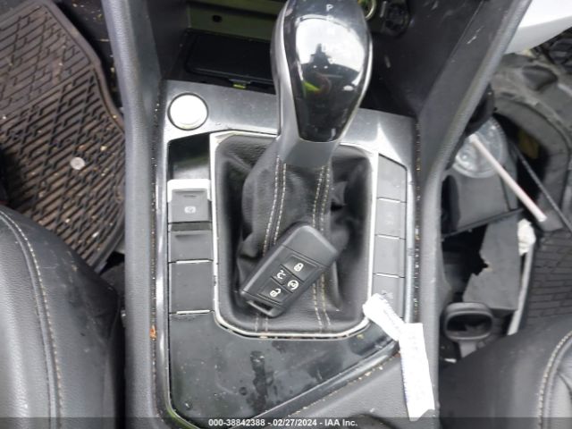 3VVCB7AX1NM132394 Volkswagen Tiguan 2.0t Se R-line Black