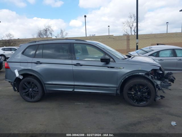 3VVCB7AX1NM132394 Volkswagen Tiguan 2.0t Se R-line Black