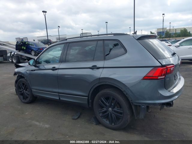 3VVCB7AX1NM132394 Volkswagen Tiguan 2.0t Se R-line Black