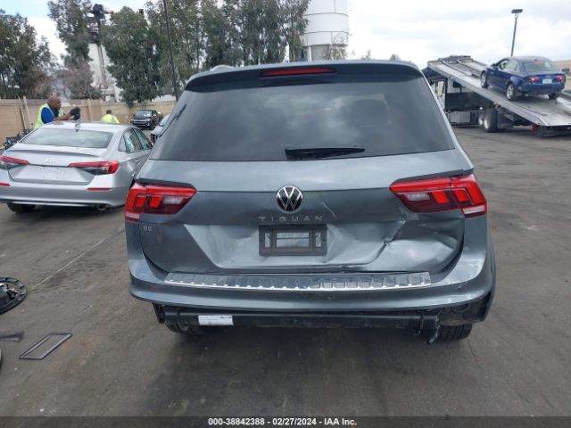 3VVCB7AX1NM132394 Volkswagen Tiguan 2.0t Se R-line Black