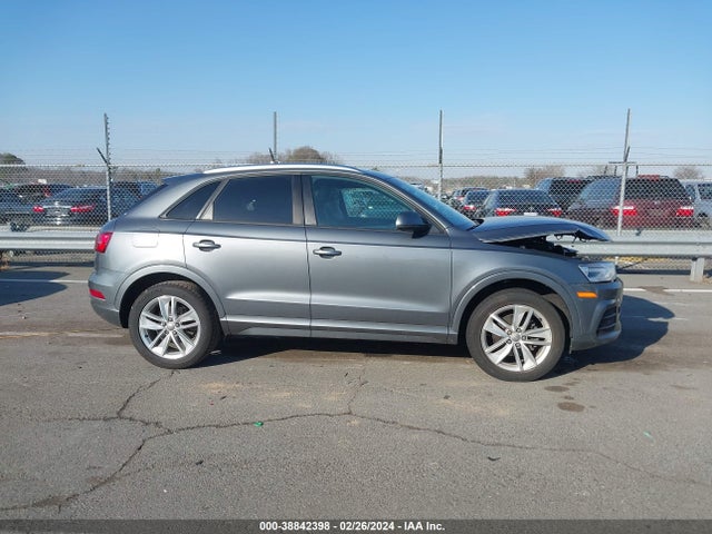 WA1BCCFS5HR003813 Audi Q3 2.0t Premium