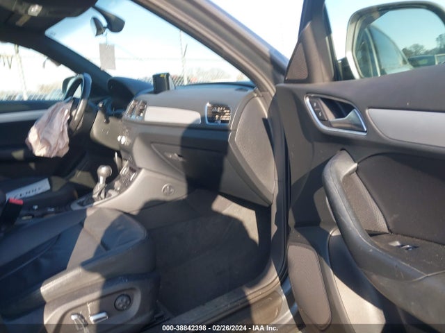 WA1BCCFS5HR003813 Audi Q3 2.0t Premium