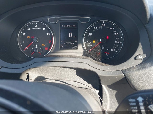 WA1BCCFS5HR003813 Audi Q3 2.0t Premium