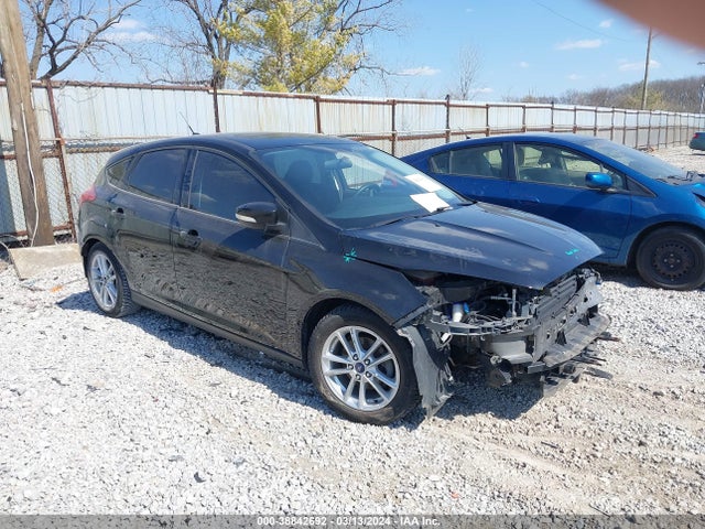 Ford FOCUS SE 2016 1FADP3K27GL342492 Image 1
