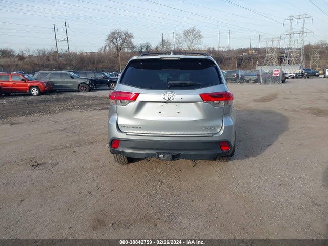 Toyota Highlander Xle 2018 5TDJZRFH7JS490737 Image 16