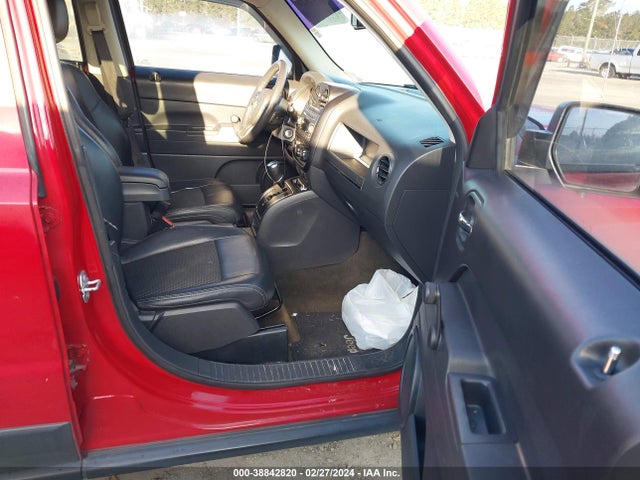 1C4NJPBAXGD748260 Jeep Patriot Sport Se