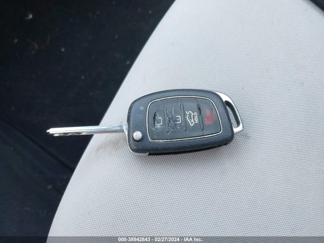 Hyundai SONATA SE 2017 5NPE24AF1HH517588 Image 11