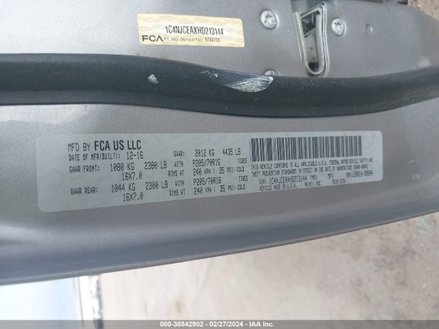 1C4NJCEAXHD213144 Jeep Compass Latitude Fwd