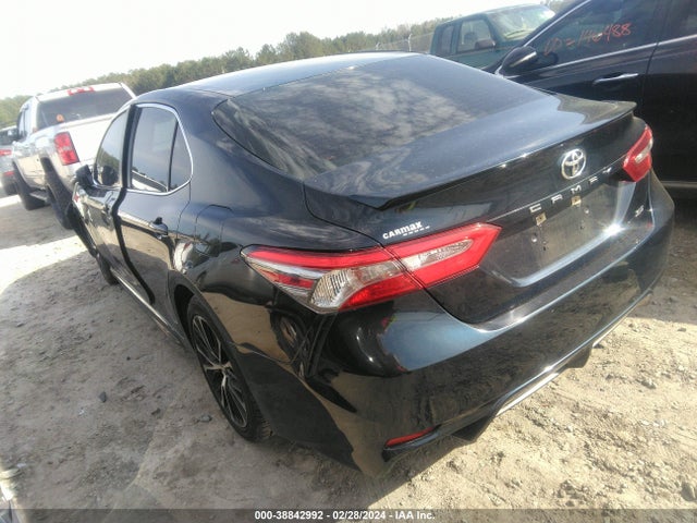 Toyota CAMRY SE 2018 4T1B11HK9JU555083 Image 3
